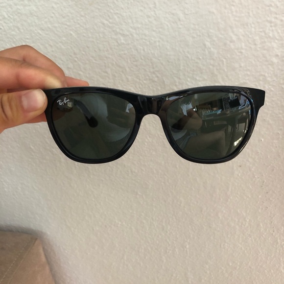BRAND NEW RAY BAN WAYFARER SUNGLASSES! - Picture 3 of 4